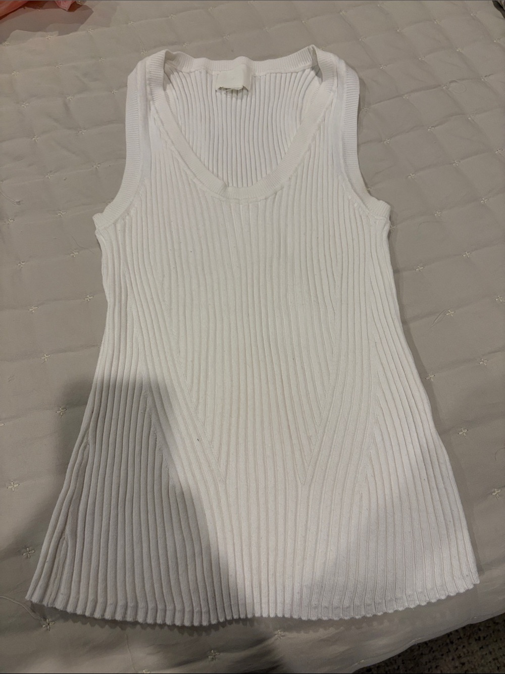 H&M White Ribbed V-Neck Tank Top